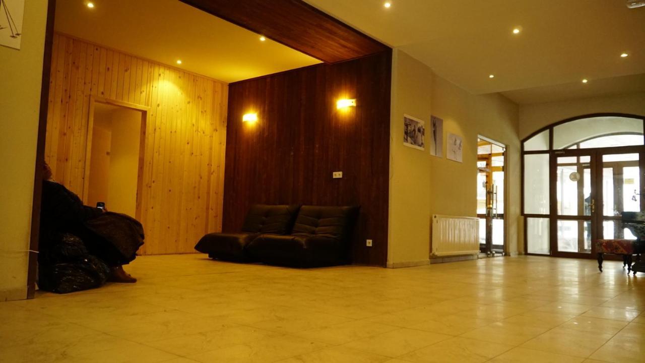 Hostel Near Ski Lift Гудаури Экстерьер фото